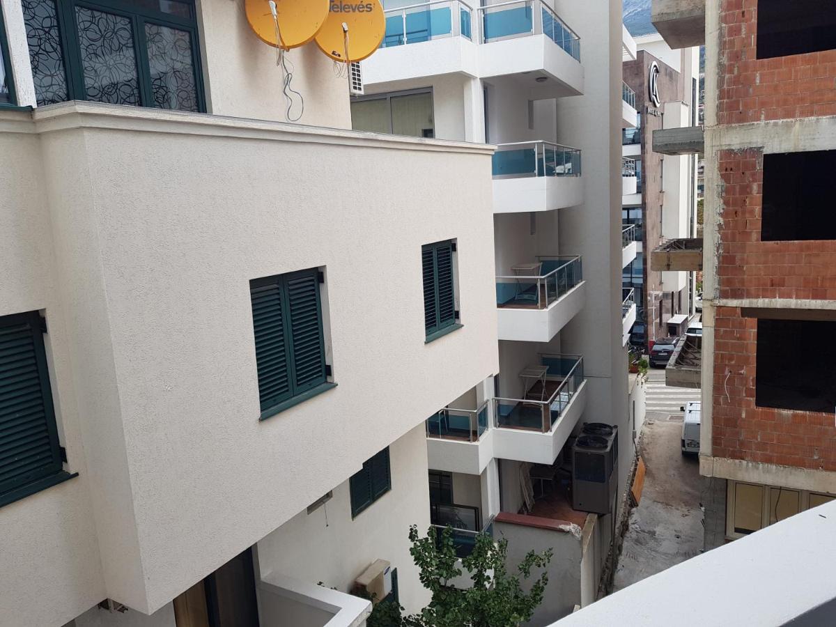 Alba דוברה וודה